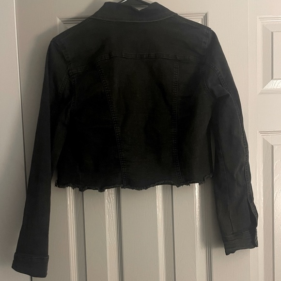 Cropped Levi’s Trucker Black Jean Jacket - Picture 3 of 4